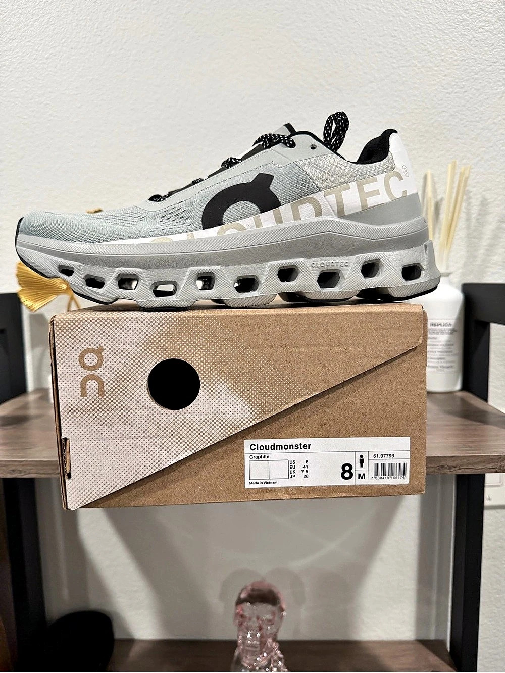 On Cloudmonster Gray & White US 8 Like New